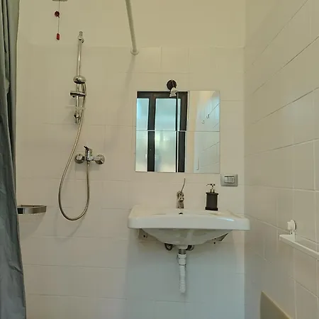 Vandrerhjem Lake Como Beach Hostel Domaso