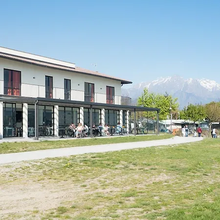 Lake Como Beach Hostel * Domaso