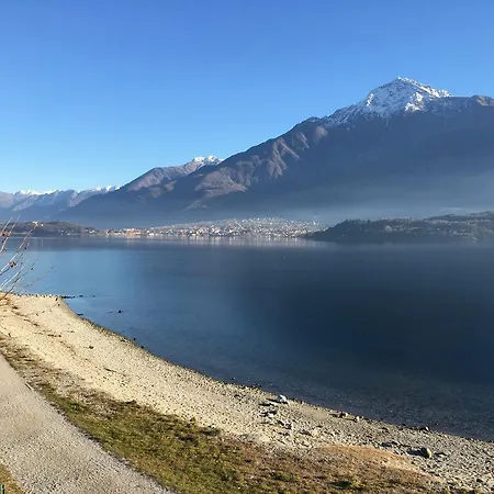 Vandrerhjem Lake Como Beach Hostel
