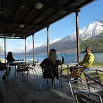 Vandrarhem Lake Como Beach Hostel