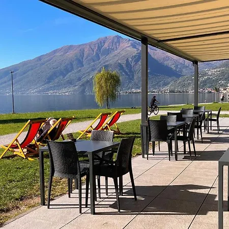 אכסניה Lake Como Beach Hostel *