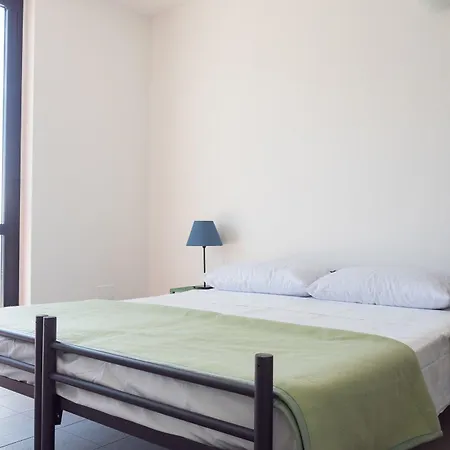 Lake Como Beach Hostel Domaso