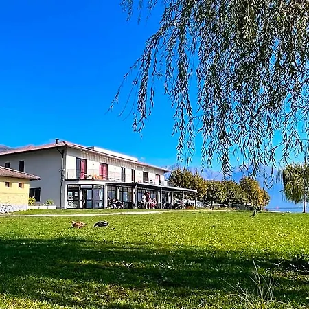 Lake Como Beach Hostel * Domaso