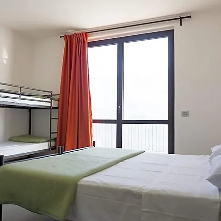 Hostel Lake Como Beach Hostel *