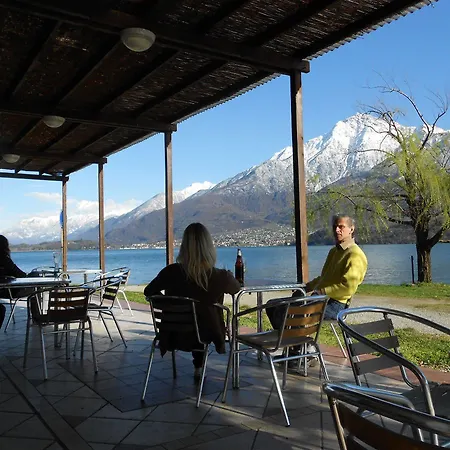 Lake Como Beach Hostel Albergue