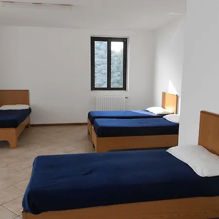 Lake Como Beach Hostel Vandrarhem