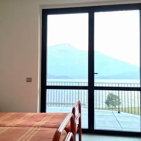 Lake Como Beach Hostel Vandrarhem