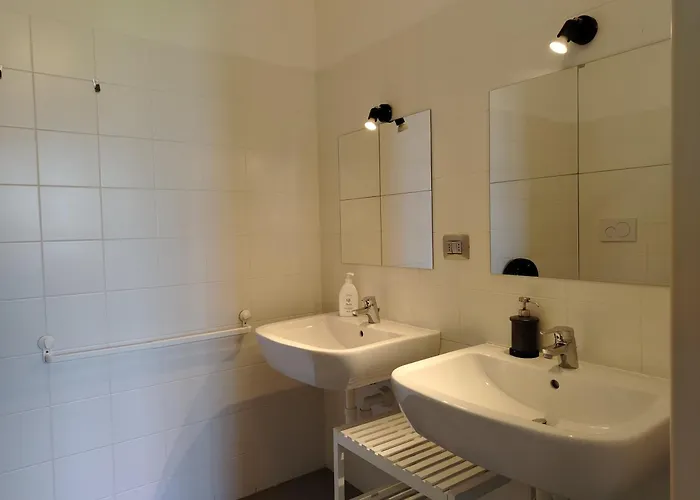 科莫湖海滩旅馆 旅馆