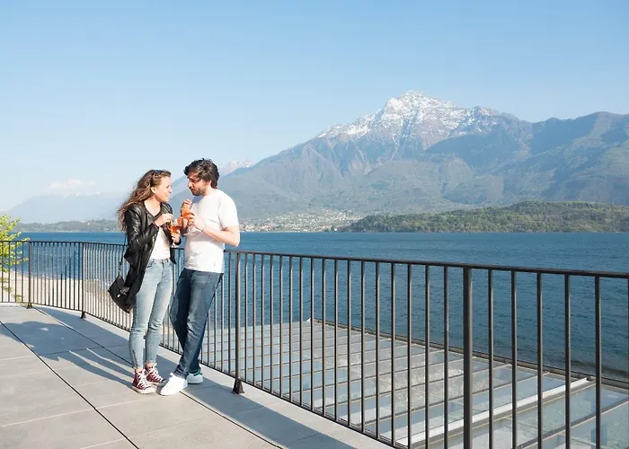 科莫湖海滩旅馆 *