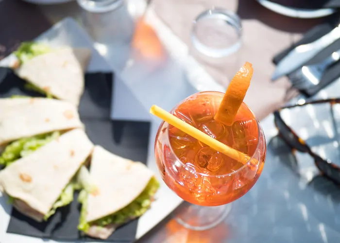 科莫湖海滩旅馆 旅馆 *