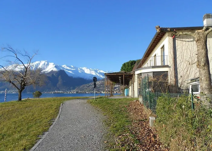 旅馆 科莫湖海滩旅馆 *