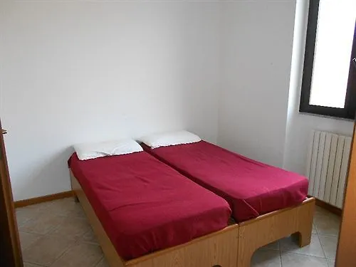 科莫湖海滩旅馆